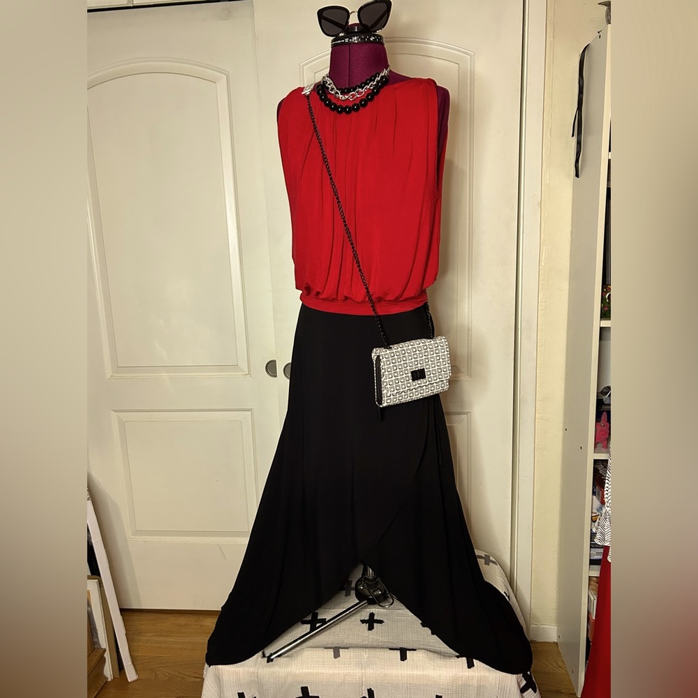 Fabulously flattering Red top with runched waist. Size medium